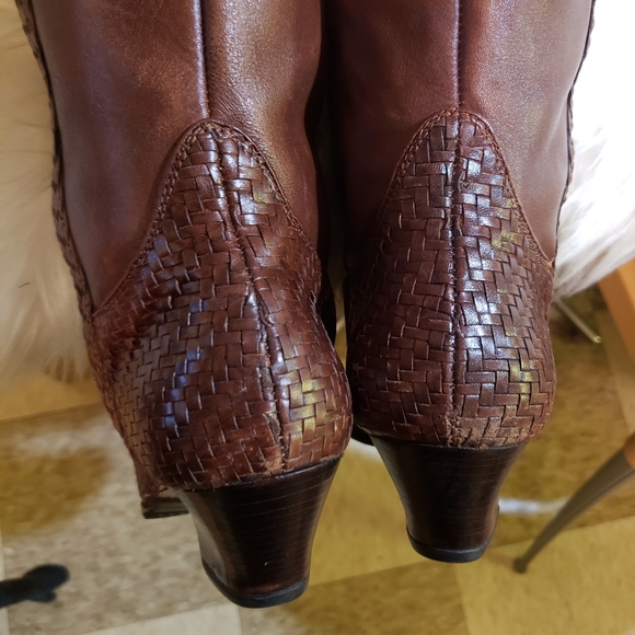 Catleia Boots 9.5 Chestnut Color - Picture 4 of 16